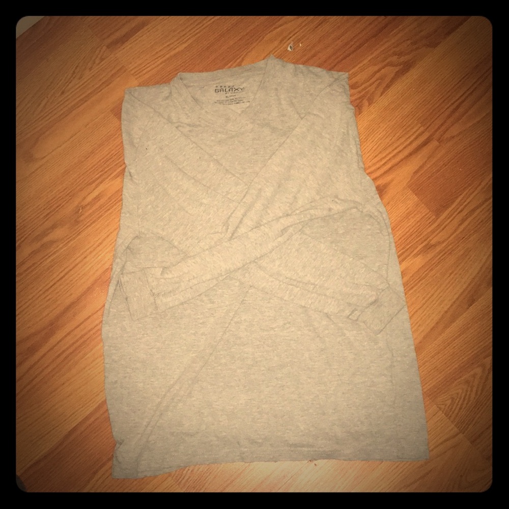 XL gray v neck long sleeve